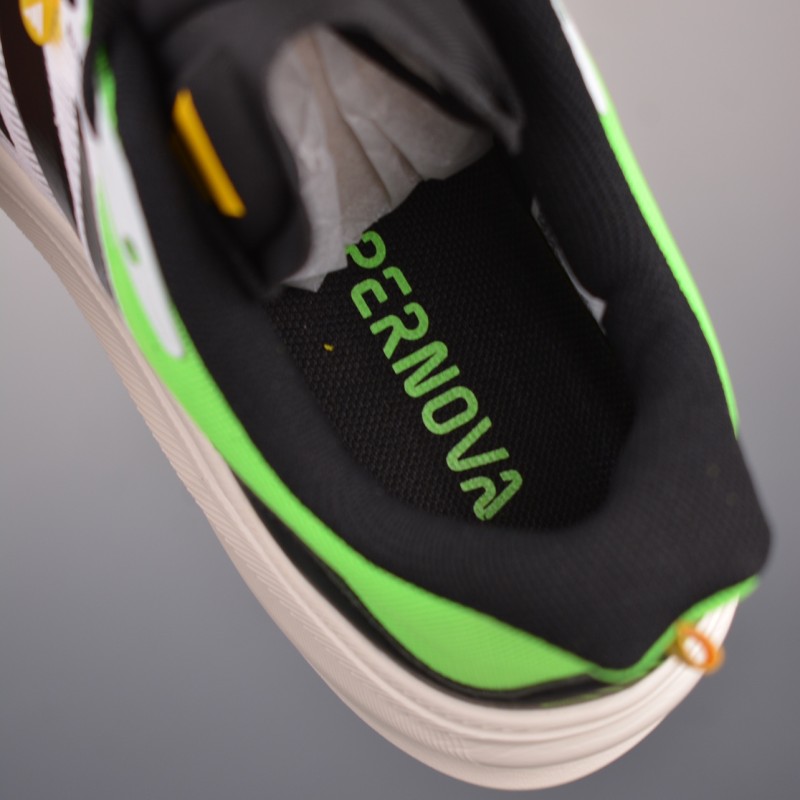 아디다스 초신성 러닝화