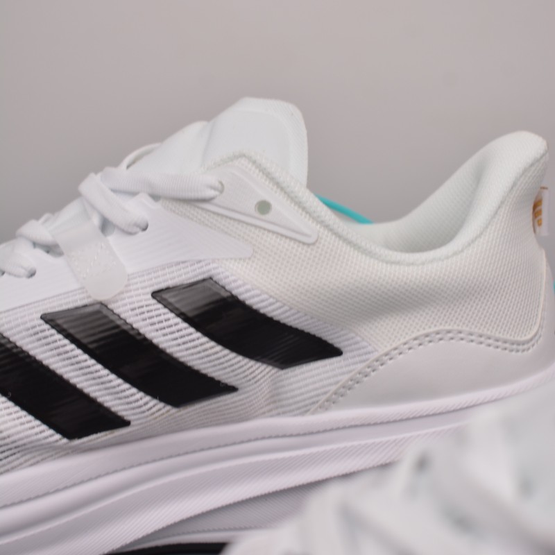 아디다스 초신성 러닝화