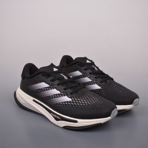 아디다스 초신성 러닝화