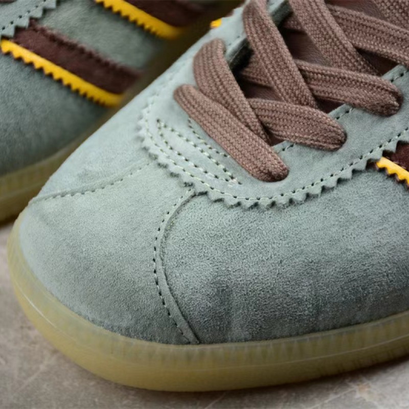 아디다스 오리지널 스카프 라스트 프론티어 삼바 ID2782