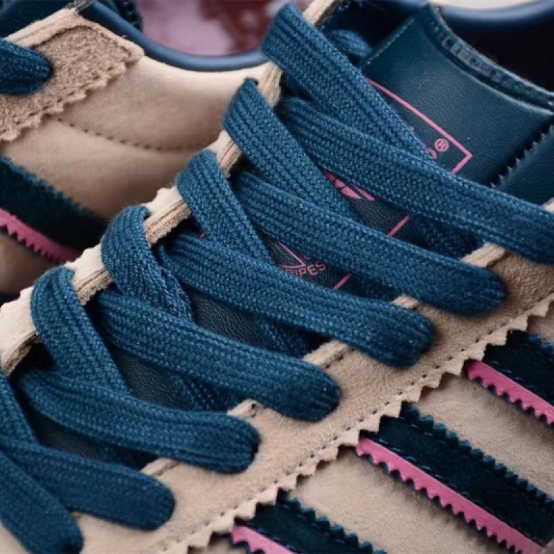 아디다스 오리지널 스카프 라스트 프론티어 삼바 ID2783