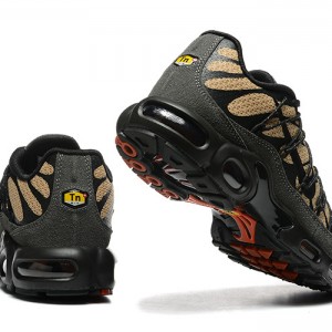 나이키 에어 맥스 플러스 유틸리티 FD0670-200