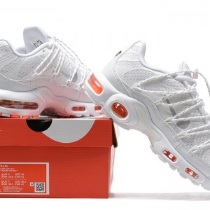 나이키 에어 맥스 플러스 유틸리티 FJ4232-100