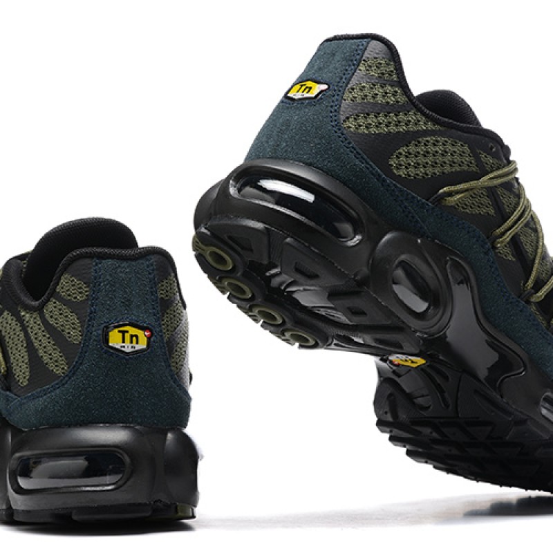 나이키 에어 맥스 플러스 유틸리티 FJ4232-200