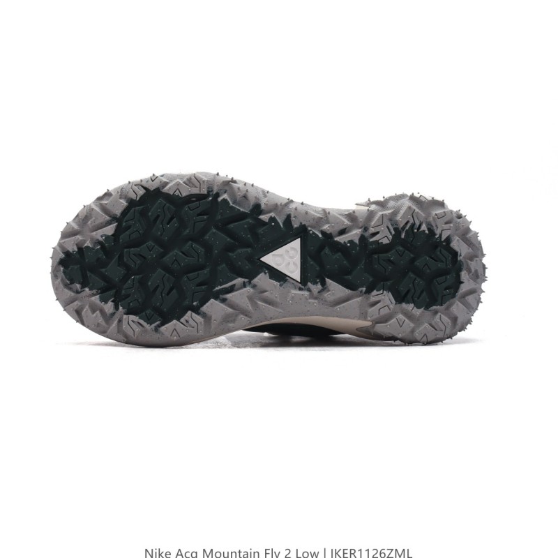 나이키 ACG 마운틴 플라이 로우